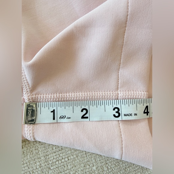 Lululemon Softstreme High-Rise 4" Strawberry Milkshake NWOT Pockets Shorts S 4 - Picture 9 of 12